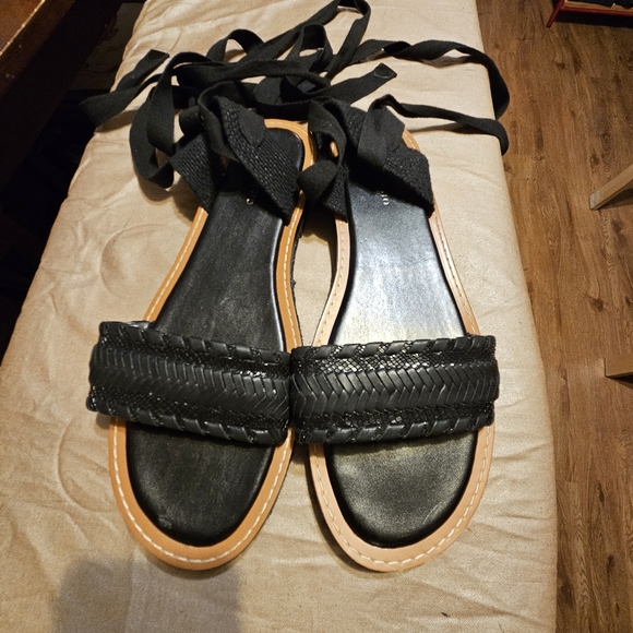 Vince Camuto Women's Chesellis Black, women's size 11, like new - Picture 8 of 9